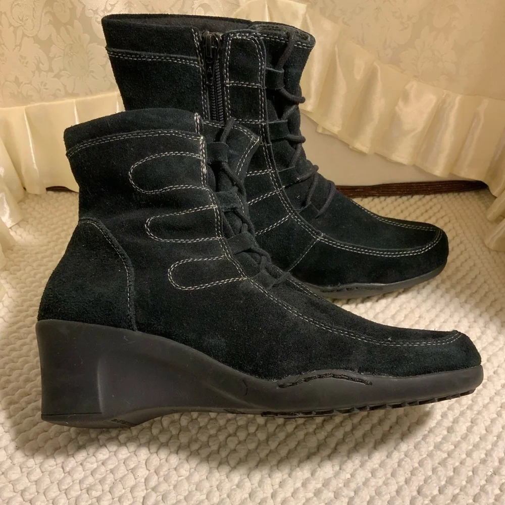 AEROSOLS TOR GUIDE WOMENS WEDGE SUEDE BOOTIES